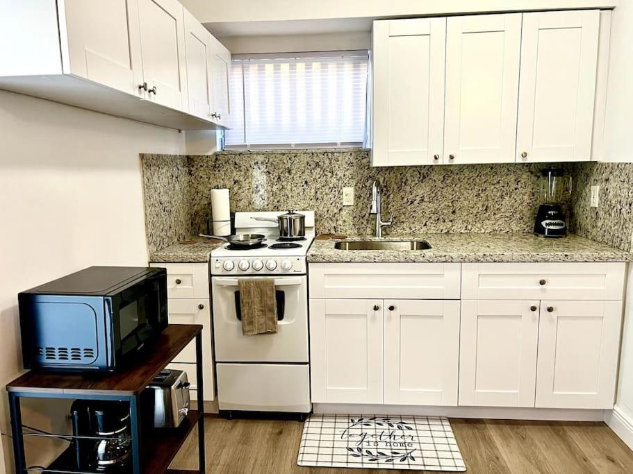 Intimate Casita Mia Minutes Away From Airport, Calle 8, Brickell, Coral Gables, The Beach And More! Miami Exteriér fotografie